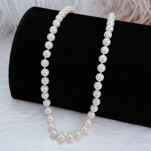 Vintage Faux Pearl Necklace with magnetic closure